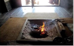 囲炉裏（いろり） | 昔話雑学